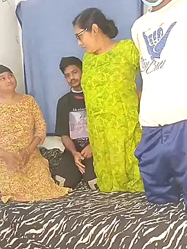 Snapshot of ArishaCouple chatting on 28, 1, 2025 ArishaCouple online show from 28, 1, 2025