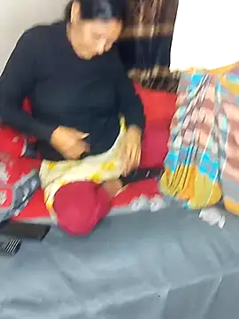 Snapshot of ArishaCouple chatting on 5, 2, 2025 ArishaCouple online show from 5, 2, 2025