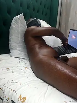 Snapshot of MUVENDA37 chatting on 22, 12, 2025 MUVENDA37 online show from 22, 12, 2025