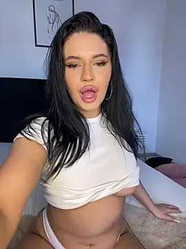 Snapshot of Nefera_De_Nile chatting on 4, 3, 2025 Nefera De Nile online show from 4, 3, 2025