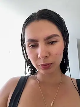 Snapshot of SofiaG_ chatting on 28, 10, 2025 SofiaG online show from 28, 10, 2025