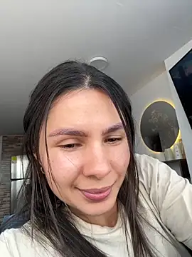 Snapshot of SofiaG_ chatting on 5, 11, 2025 SofiaG online show from 5, 11, 2025