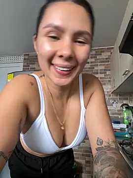 Snapshot of SofiaG_ chatting on 8, 11, 2025 SofiaG online show from 8, 11, 2025