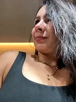 Snapshot of SofiaG_ chatting on 3, 12, 2025 SofiaG online show from 3, 12, 2025