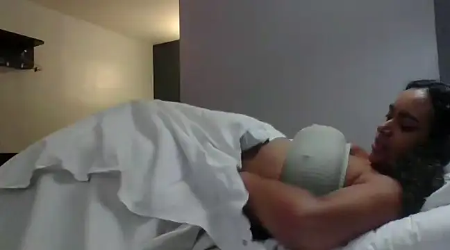 Snapshot of cinnaminnie chatting on 3, 1, 2025 cinnaminnie online show from 3, 1, 2025