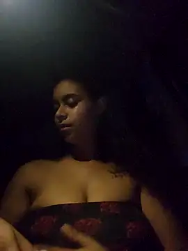 Snapshot of cinnaminnie chatting on 4, 3, 2025 cinnaminnie online show from 4, 3, 2025