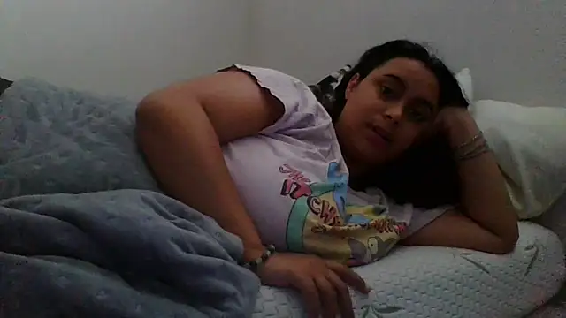 Snapshot of cinnaminnie chatting on 18, 10, 2025 cinnaminnie online show from 18, 10, 2025