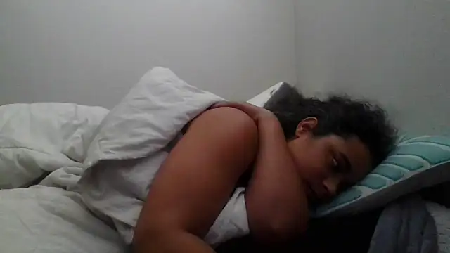 Snapshot of cinnaminnie chatting on 16, 11, 2025 cinnaminnie online show from 16, 11, 2025