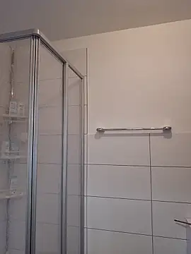 Jujuicy 97 online show from 4, 4, 2026