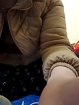 JasminePham online show from 4, 2, 2025