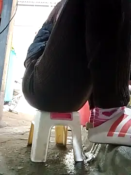 JasminePham online show from 10, 3, 2025