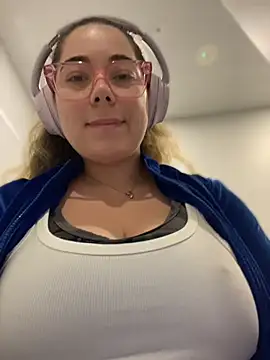 brooklynivy online show from 27, 4, 2026