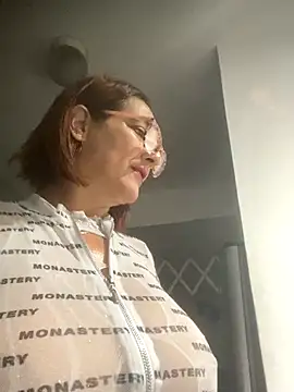 Snapshot of anastasia_and_jordan chatting on 28, 9, 2025 anastasia and jordan online show from 28, 9, 2025