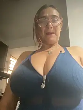 Snapshot of anastasia_and_jordan chatting on 3, 10, 2025 anastasia and jordan online show from 3, 10, 2025