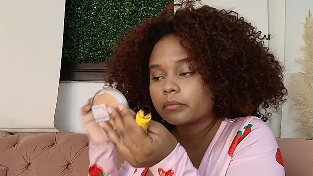 nataly velez online show from 19, 11, 2025