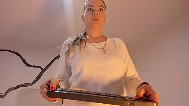 BridgetRodriguez online show from 31, 1, 2025