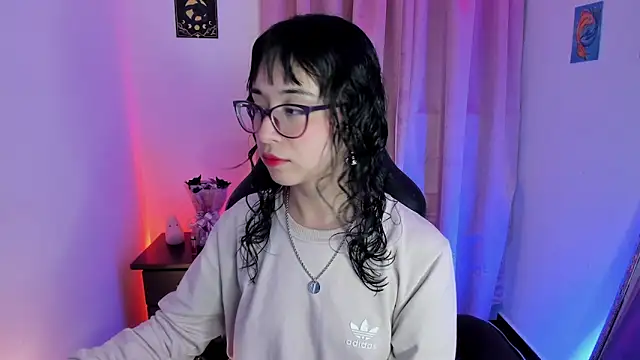 Snapshot of indra_cam chatting on 27, 10, 2025 indra cam online show from 27, 10, 2025