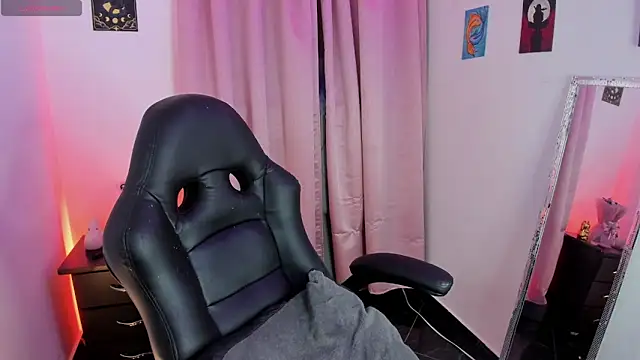 Snapshot of indra_cam chatting on 20, 11, 2025 indra cam online show from 20, 11, 2025