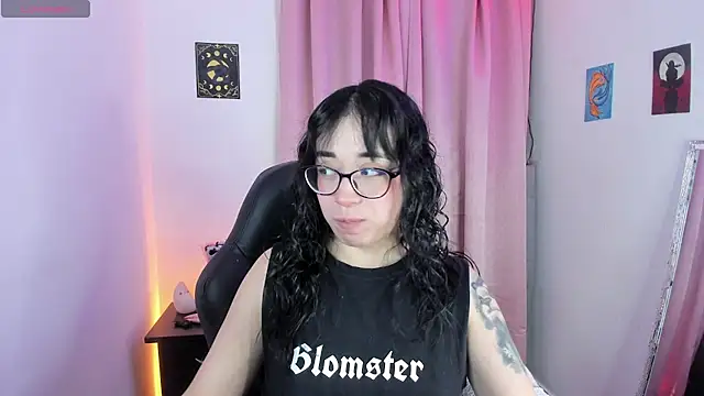 Snapshot of indra_cam chatting on 16, 12, 2025 indra cam online show from 16, 12, 2025