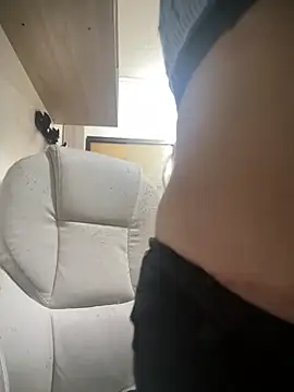 Snapshot of Kharla_Marin chatting on 10, 11, 2025 Kharla Marin online show from 10, 11, 2025