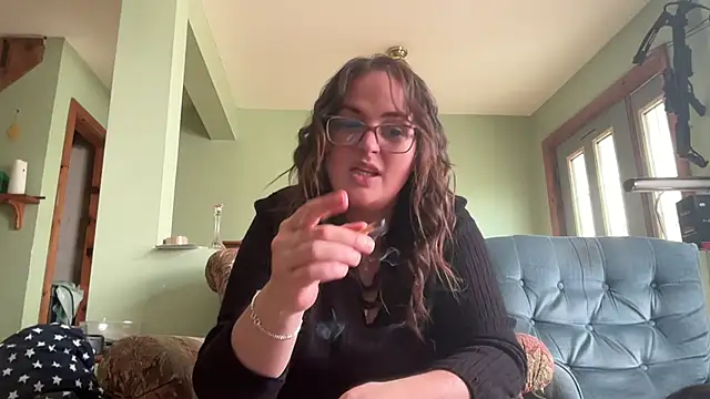 Quinnrose0420 online show from 18, 9, 2025