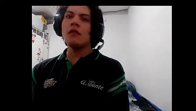 Snapshot of Xtrem3HARDxxx chatting on 9, 9, 2025 Xtrem3HARDxxx online show from 9, 9, 2025