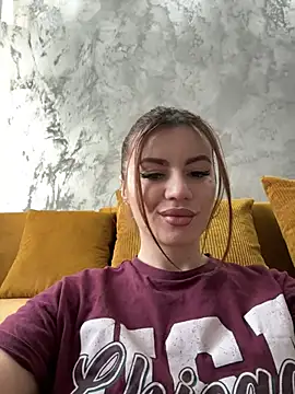 Snapshot of MayaMR chatting on 11, 2, 2025 MayaMR online show from 11, 2, 2025