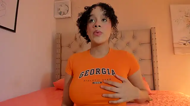 vanesasexyhot21 online show from 22, 12, 2025