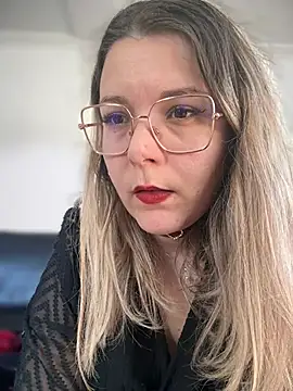 Snapshot of EmyLana chatting on 6, 2, 2025 EmyLana online show from 6, 2, 2025