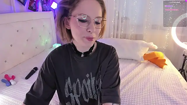 Natural pussy online show from 9, 3, 2025