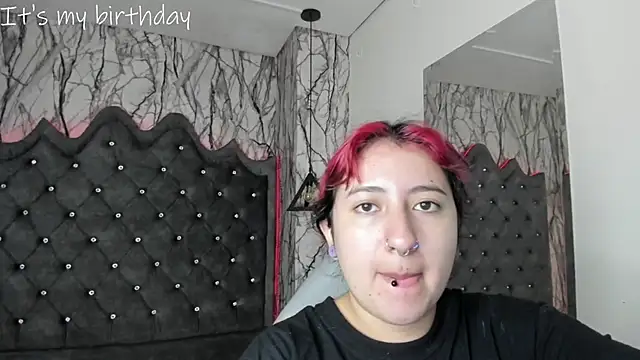 larissa01  online show from 27, 1, 2025