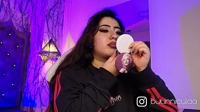 larissa01  online show from 11, 9, 2025