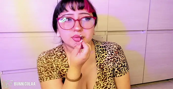 larissa01  online show from 3, 4, 2026