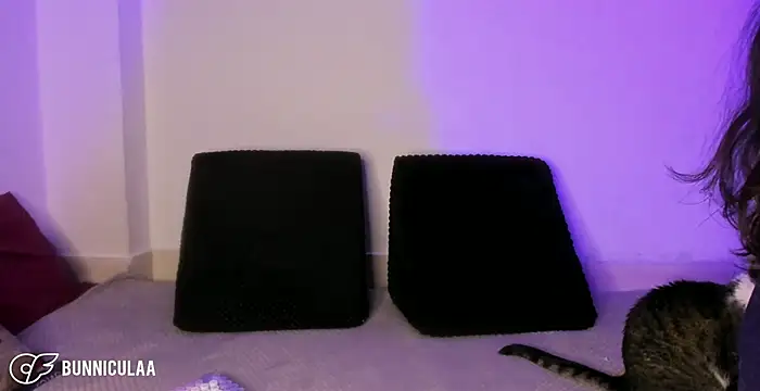 larissa01  online show from 7, 4, 2026