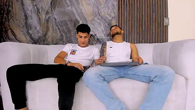 Snapshot of hot_day chatting on 11, 1, 2025 hot day online show from 11, 1, 2025