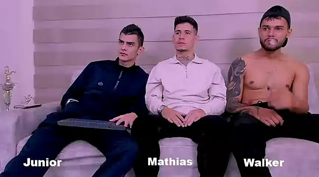 Snapshot of hot_day chatting on 20, 1, 2025 hot day online show from 20, 1, 2025