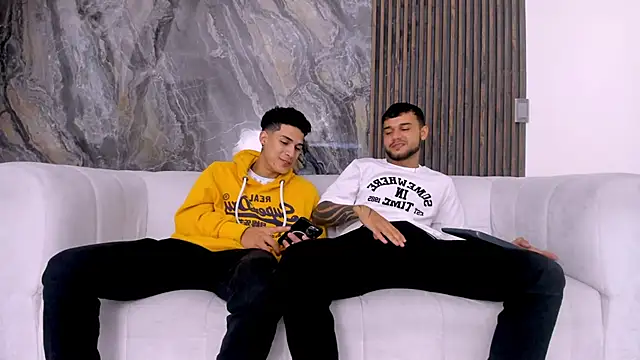 Snapshot of hot_day chatting on 23, 1, 2025 hot day online show from 23, 1, 2025