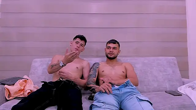 Snapshot of hot_day chatting on 2, 2, 2025 hot day online show from 2, 2, 2025