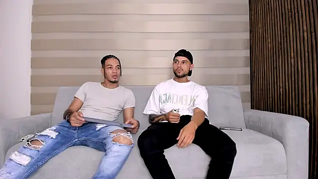 Snapshot of hot_day chatting on 4, 2, 2025 hot day online show from 4, 2, 2025