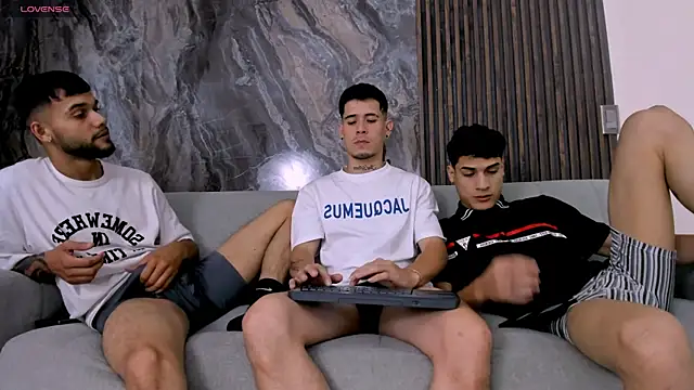 Snapshot of hot_day chatting on 20, 2, 2025 hot day online show from 20, 2, 2025