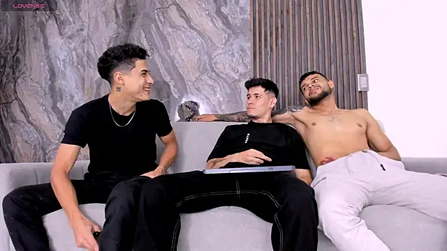 Snapshot of hot_day chatting on 22, 2, 2025 hot day online show from 22, 2, 2025