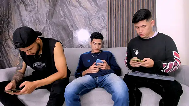 Snapshot of hot_day chatting on 28, 2, 2025 hot day online show from 28, 2, 2025