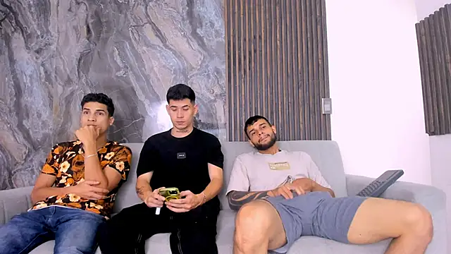 Snapshot of hot_day chatting on 1, 3, 2025 hot day online show from 1, 3, 2025