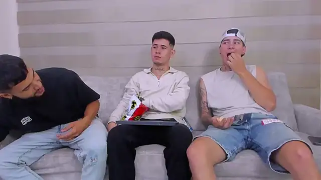 Snapshot of hot_day chatting on 14, 3, 2025 hot day online show from 14, 3, 2025