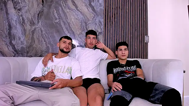 Snapshot of hot_day chatting on 20, 3, 2025 hot day online show from 20, 3, 2025