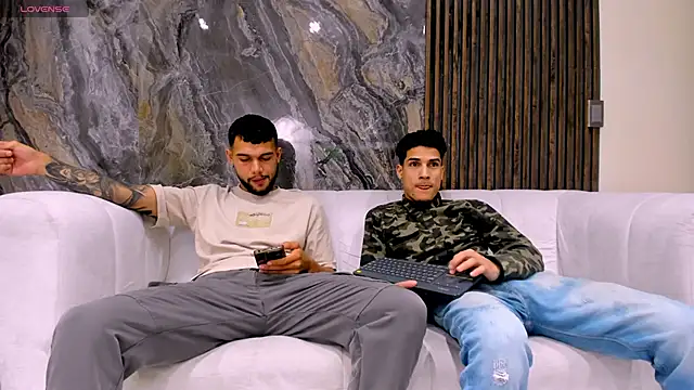 Snapshot of hot_day chatting on 21, 3, 2025 hot day online show from 21, 3, 2025