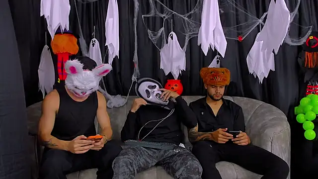 Snapshot of hot_day chatting on 31, 10, 2025 hot day online show from 31, 10, 2025