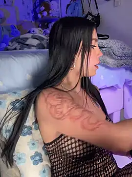 Snapshot of -Loren- chatting on 24, 4, 2026 -Loren- online show from 24, 4, 2026