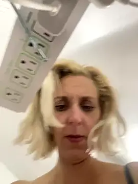 Snapshot of degiggxxx chatting on 9, 9, 2025 degiggxxx online show from 9, 9, 2025