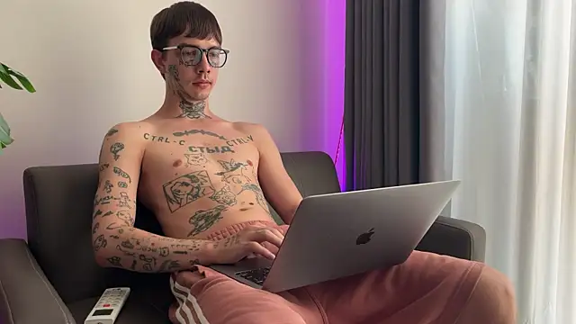 Snapshot of anahori__simon chatting on 31, 5, 2026 anahori simon online show from 31, 5, 2026